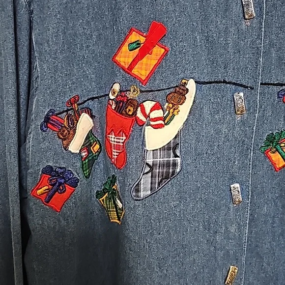 New Directions Denim Long Sleeve Christmas Shirt Embroidered Sz S Silver Buttons - Picture 2 of 5